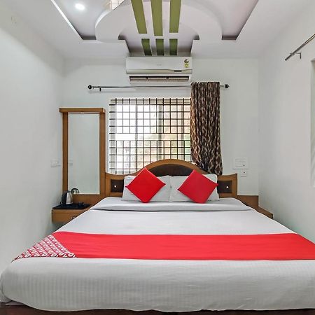 Vaccinated Staff- OYO 28303 Yesh Comforts Hotel Madikeri Exterior foto