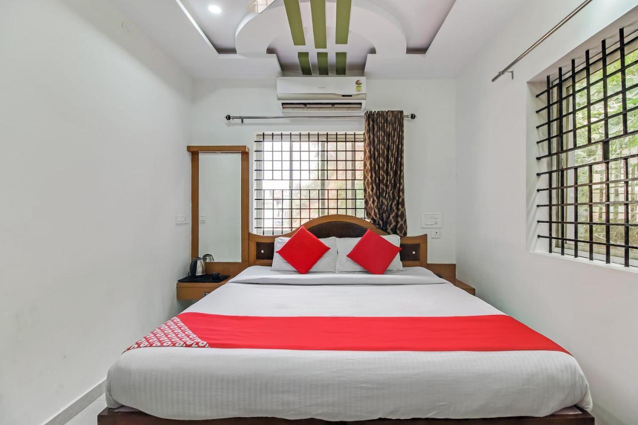 Vaccinated Staff- OYO 28303 Yesh Comforts Hotel Madikeri Exterior foto