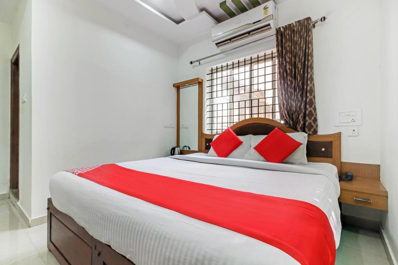 Vaccinated Staff- OYO 28303 Yesh Comforts Hotel Madikeri Exterior foto